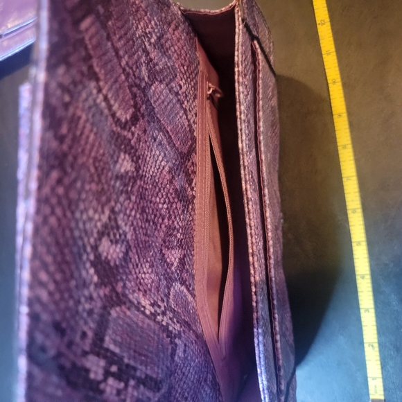 Guess Clutch with wallet and checkbook cover. Has a chain link strap.  Excellent - Picture 4 of 11